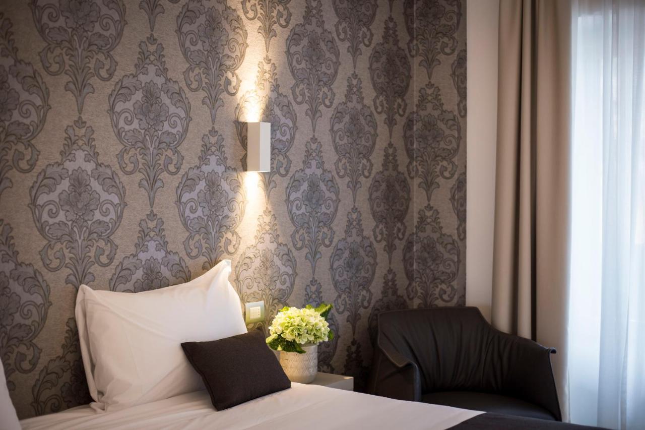 Hotel Ponti Angera Eksteriør bilde