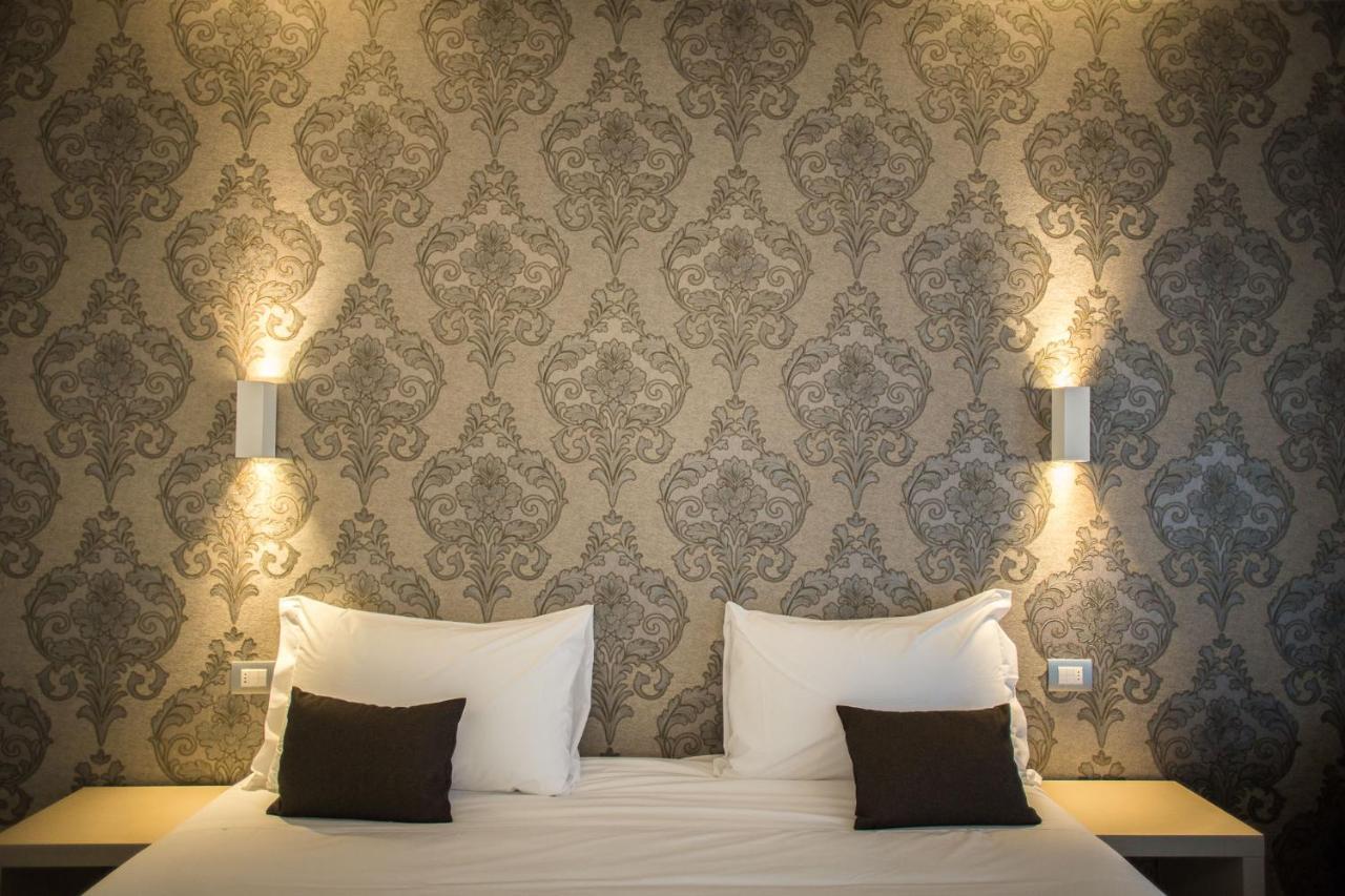 Hotel Ponti Angera Eksteriør bilde