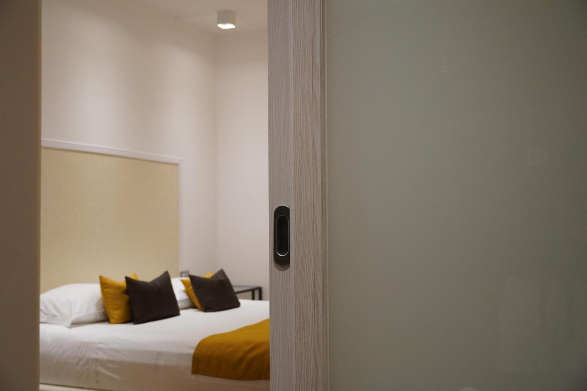 Hotel Ponti Angera Eksteriør bilde
