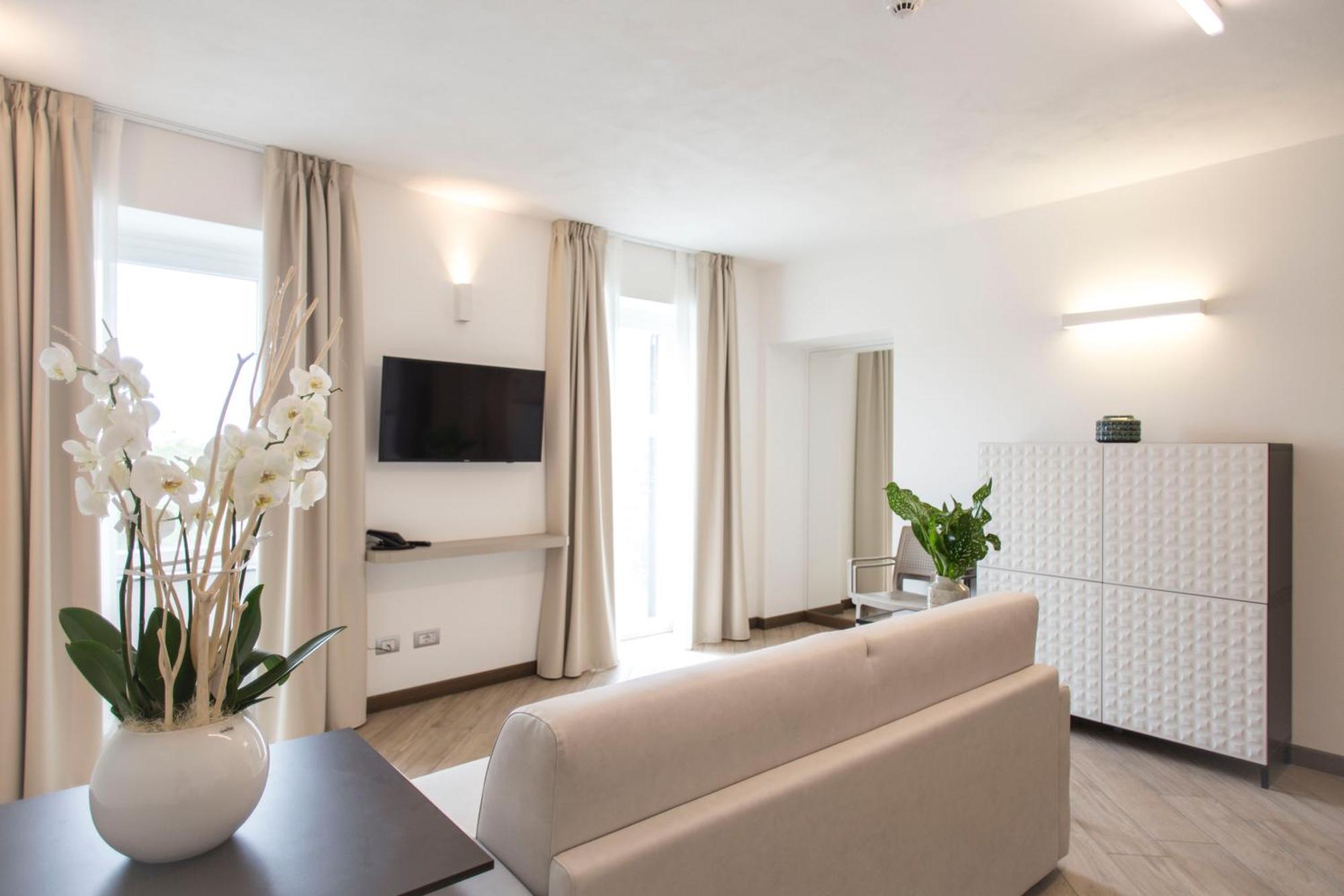 Hotel Ponti Angera Eksteriør bilde