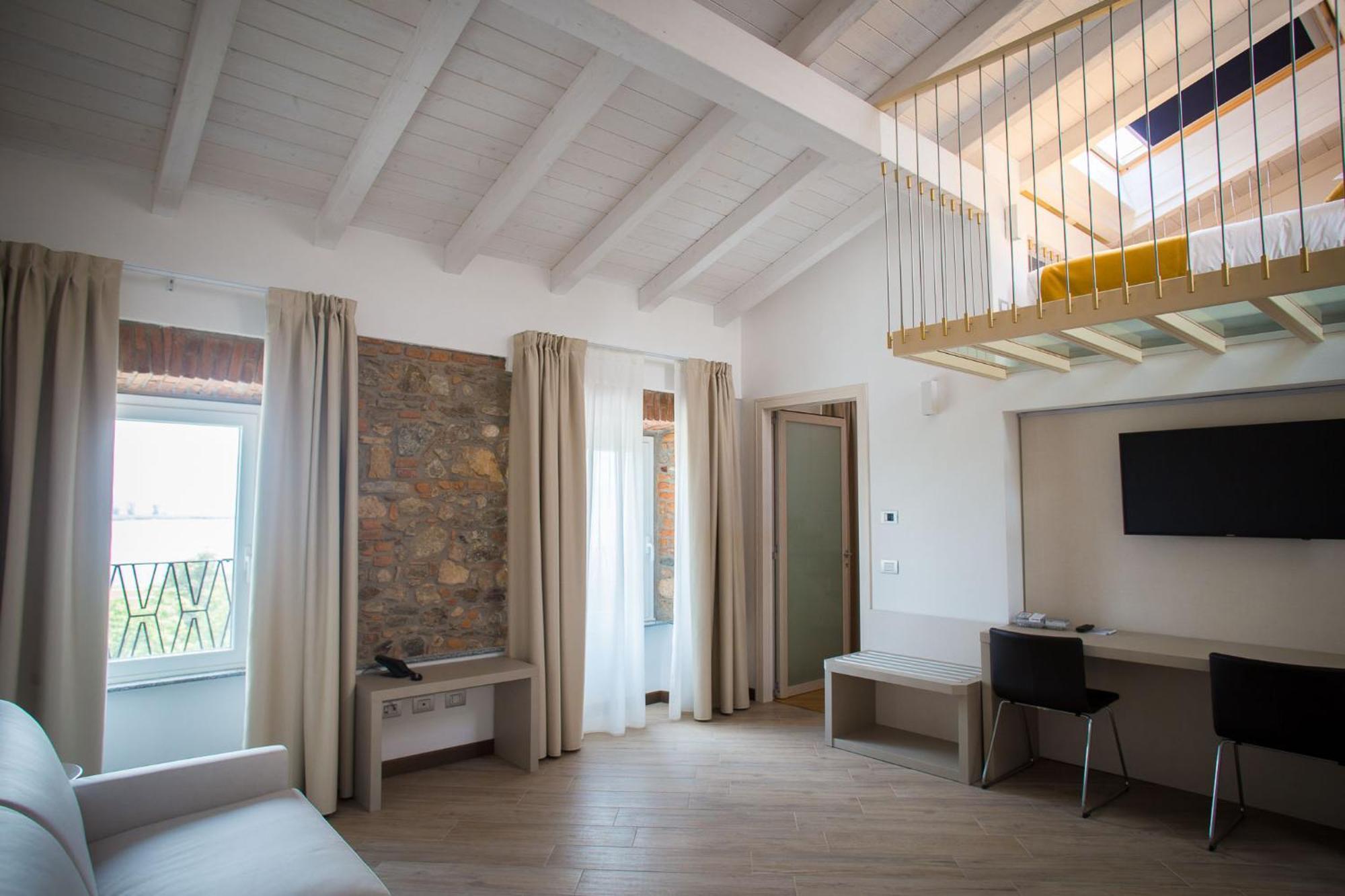 Hotel Ponti Angera Eksteriør bilde