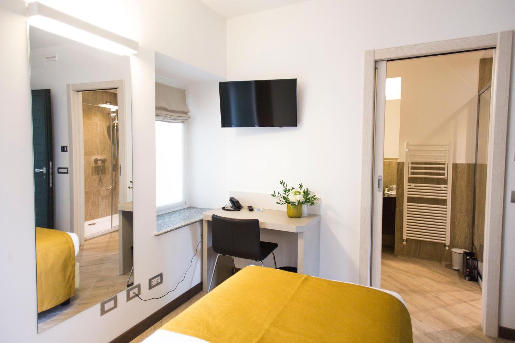 Hotel Ponti Angera Eksteriør bilde