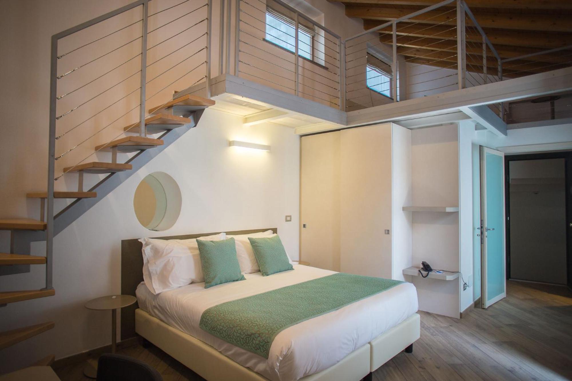 Hotel Ponti Angera Eksteriør bilde