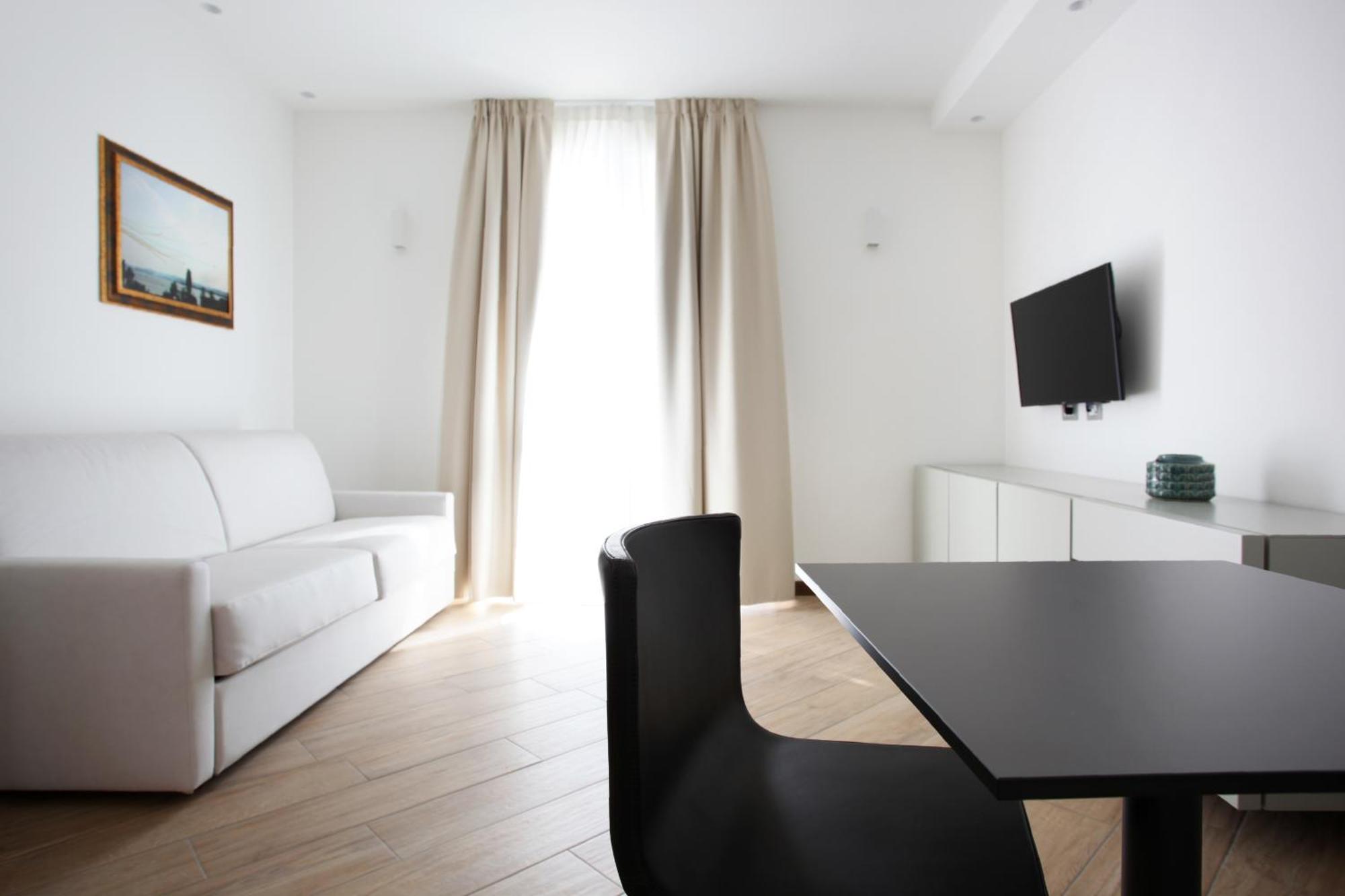 Hotel Ponti Angera Eksteriør bilde