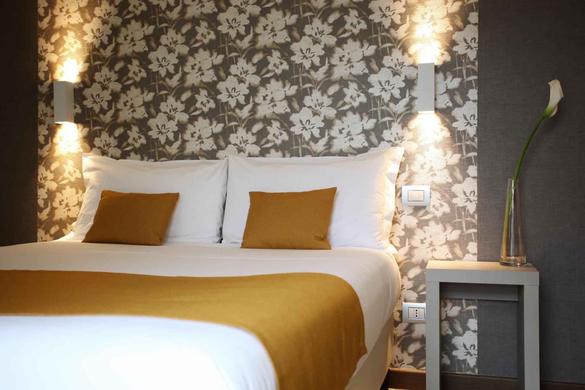 Hotel Ponti Angera Eksteriør bilde